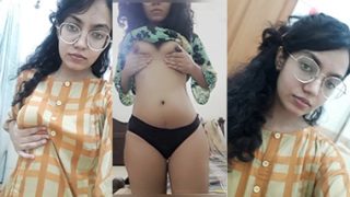 Horny Chasmish Gf Slapping Fat Ass Showing BF New Videos