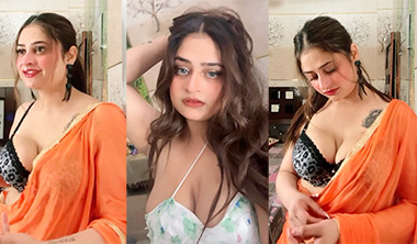 Desi Insta Influencer Jolly Showing Hot Pussy