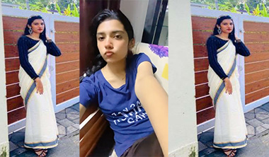 Desi Tamil Hot Girl Bathroom Fingering Videos