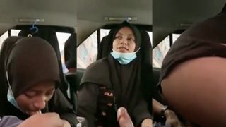 Indian Hijabi Girl Blowjob Dick Fucking Inside Car Porn HD